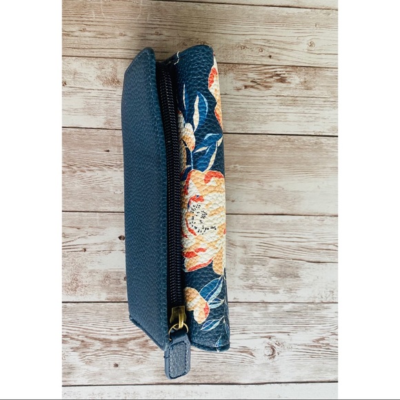 NWOT Roxy Hazy Daze Trifold Wallet - Picture 5 of 10